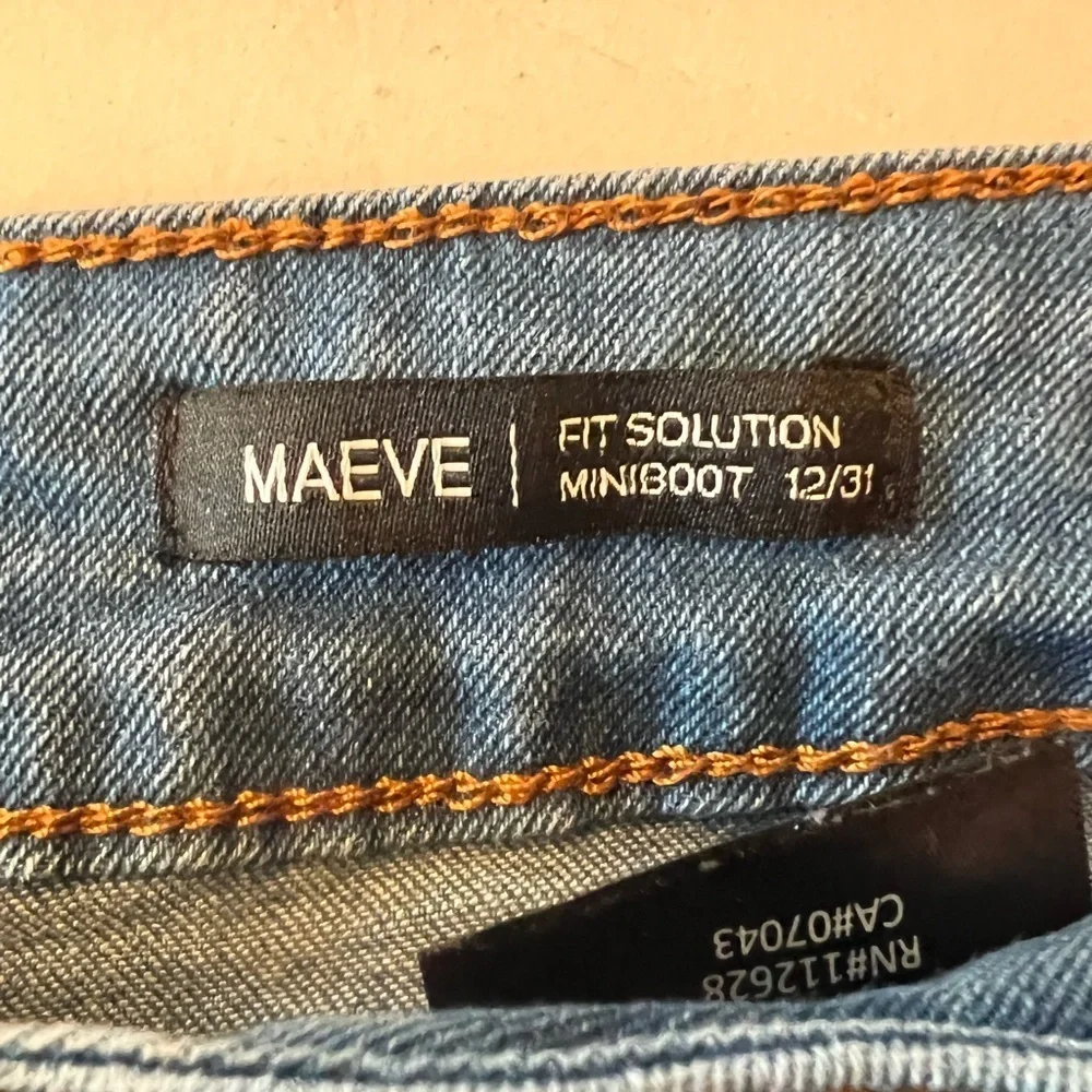 Tahari Light Blue Denim Jeans - Picture 4 of 5